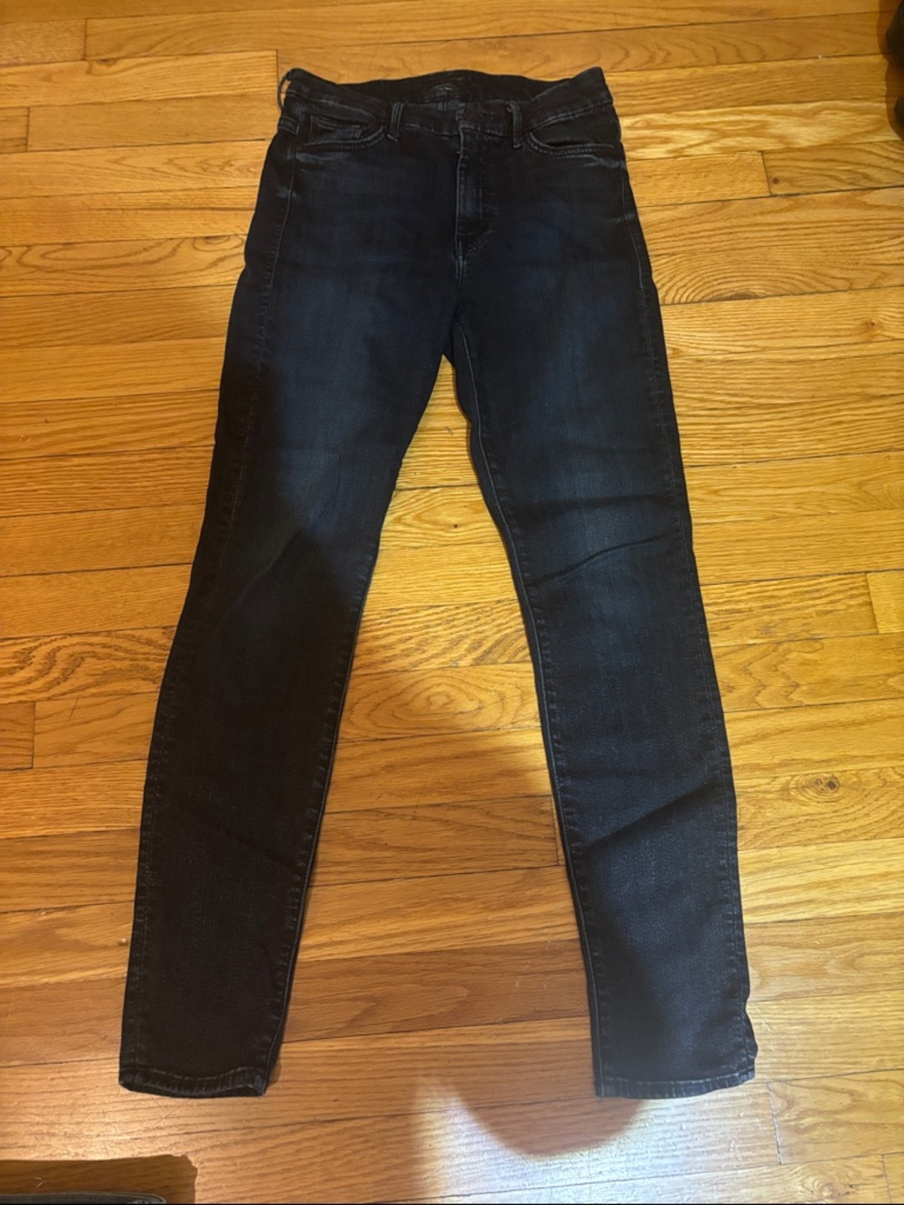 MOTHER HIGH-WAISTED Straight Leg LOOKER Jeans in Washed film - size 28